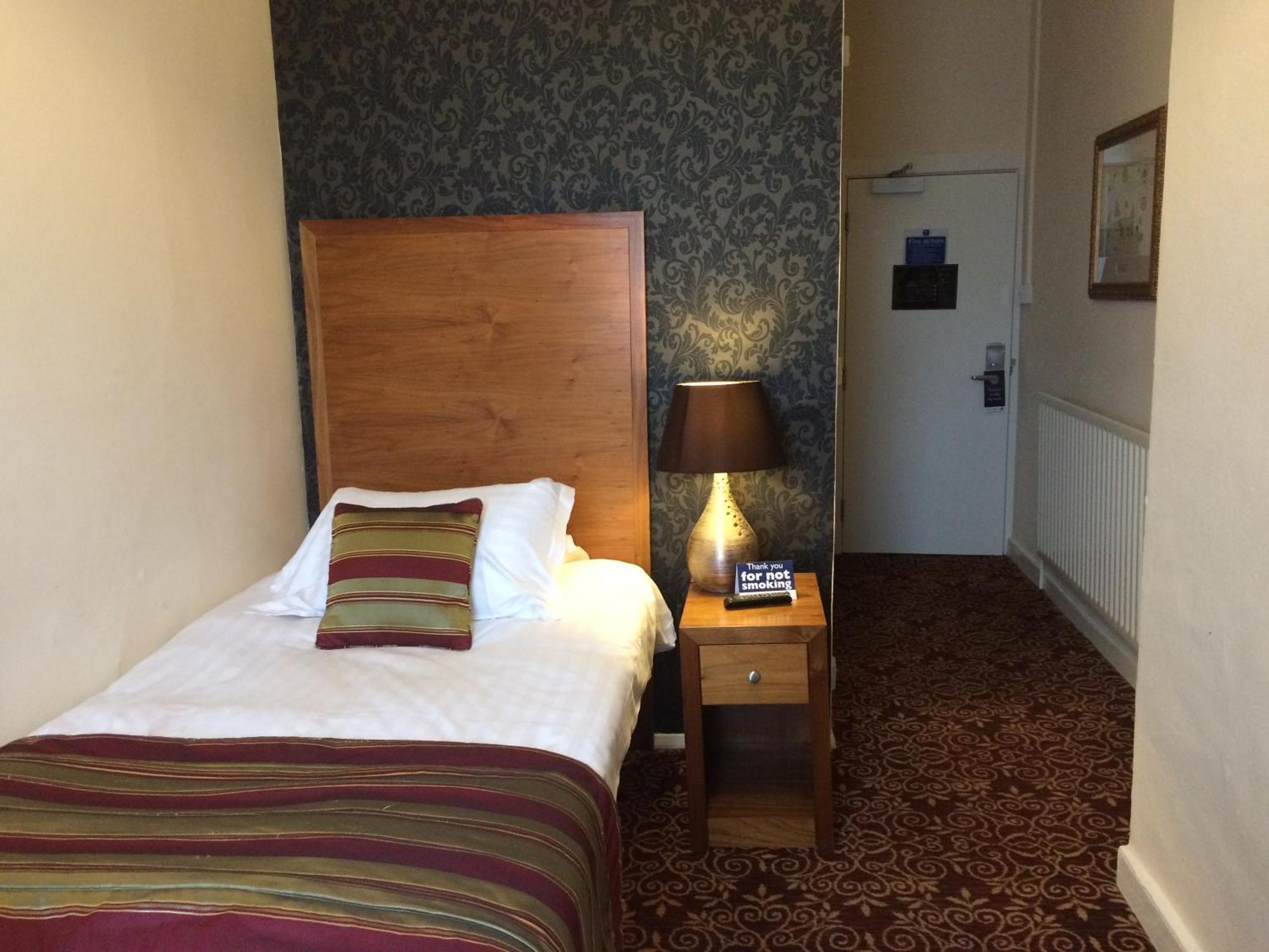The Three Tuns Hotel Wetherspoon Thirsk Zimmer foto