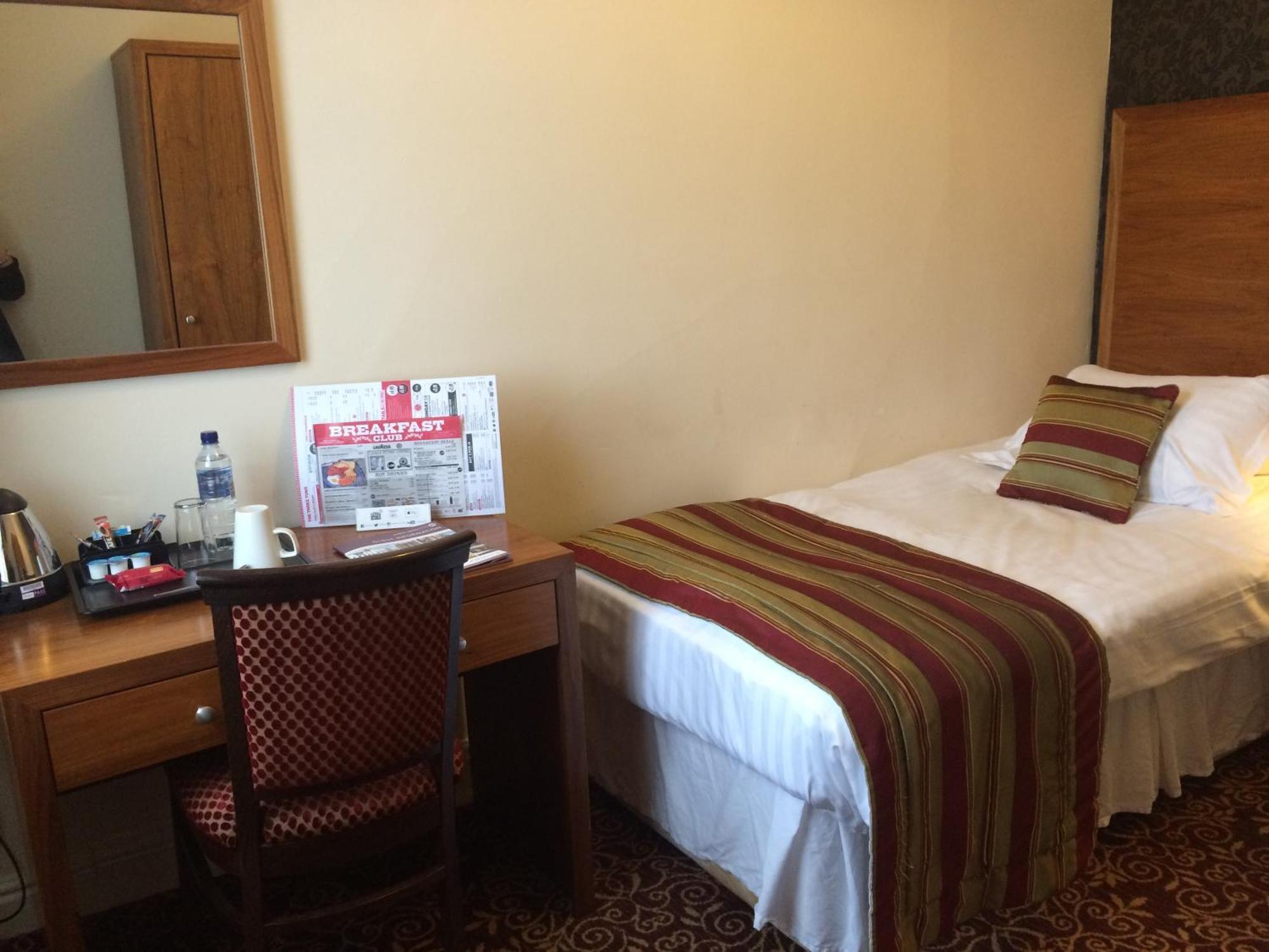 The Three Tuns Hotel Wetherspoon Thirsk Zimmer foto