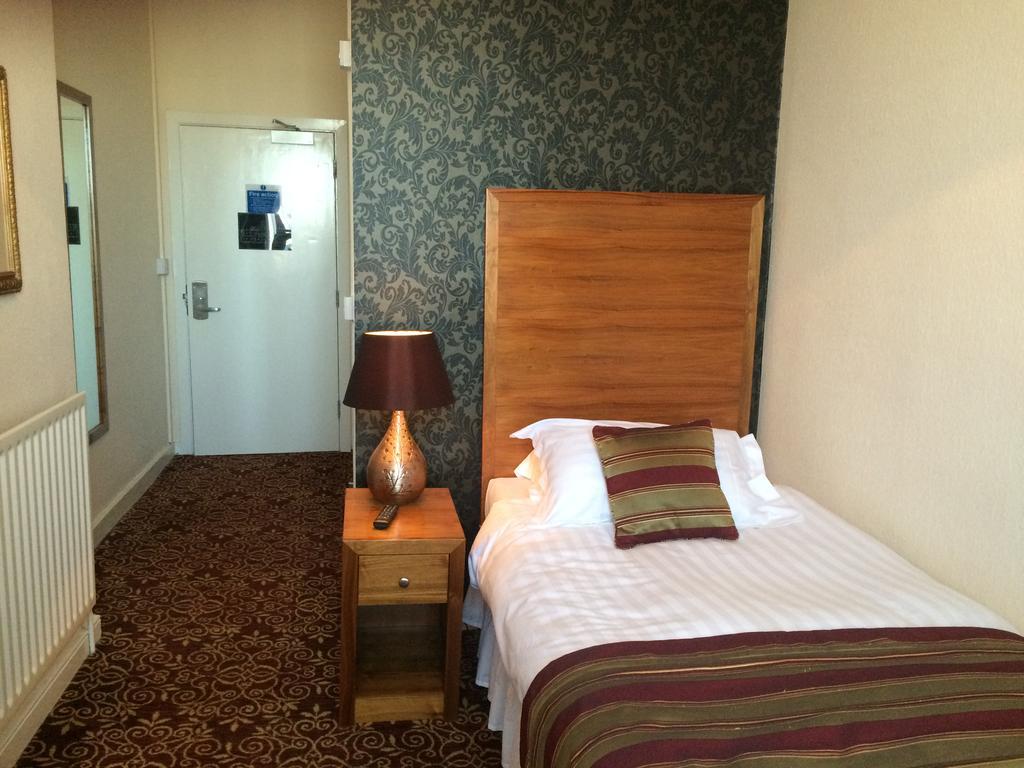 The Three Tuns Hotel Wetherspoon Thirsk Zimmer foto