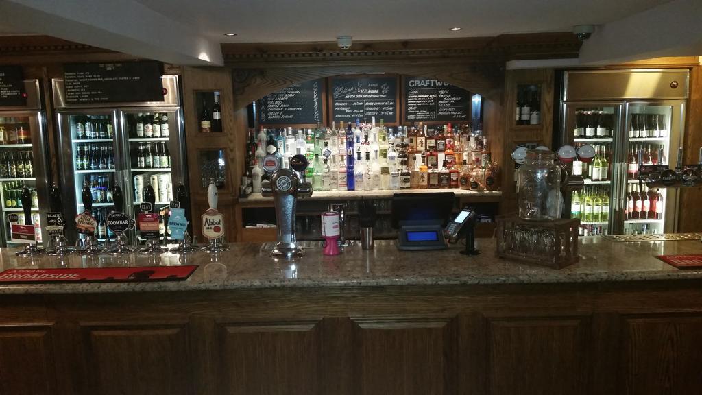 The Three Tuns Hotel Wetherspoon Thirsk Exterior foto