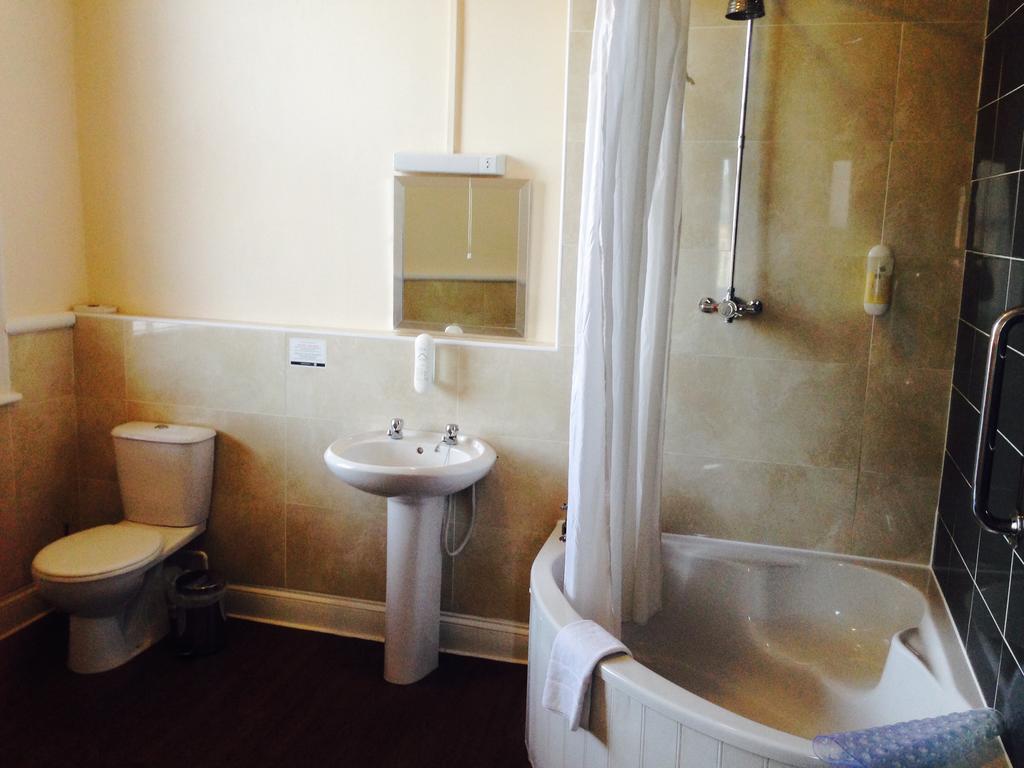 The Three Tuns Hotel Wetherspoon Thirsk Zimmer foto